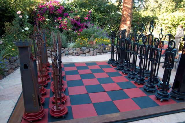 Marvin Avenue Chess Club: sculpture by Hardy Jones