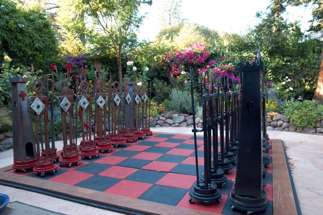 Marvin Avenue Chess Club: sculpture by Hardy Jones