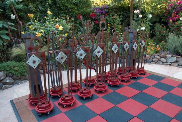 Marvin Avenue Chess Club: sculpture by Hardy Jones